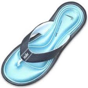 Nike comfort flip flops!!! Worn once!